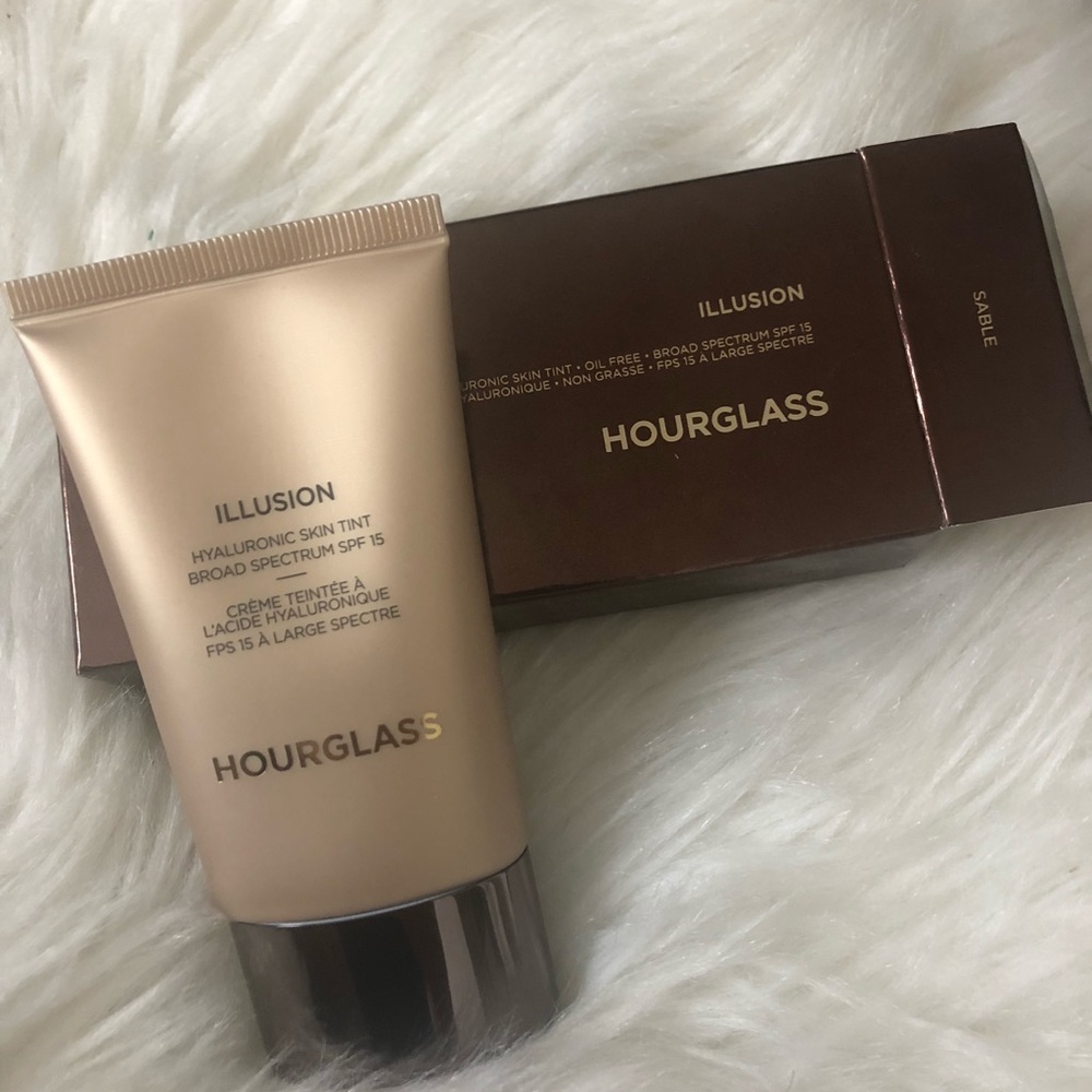 Hourglass Cosmetics Illusion Skin Tint (Sable)